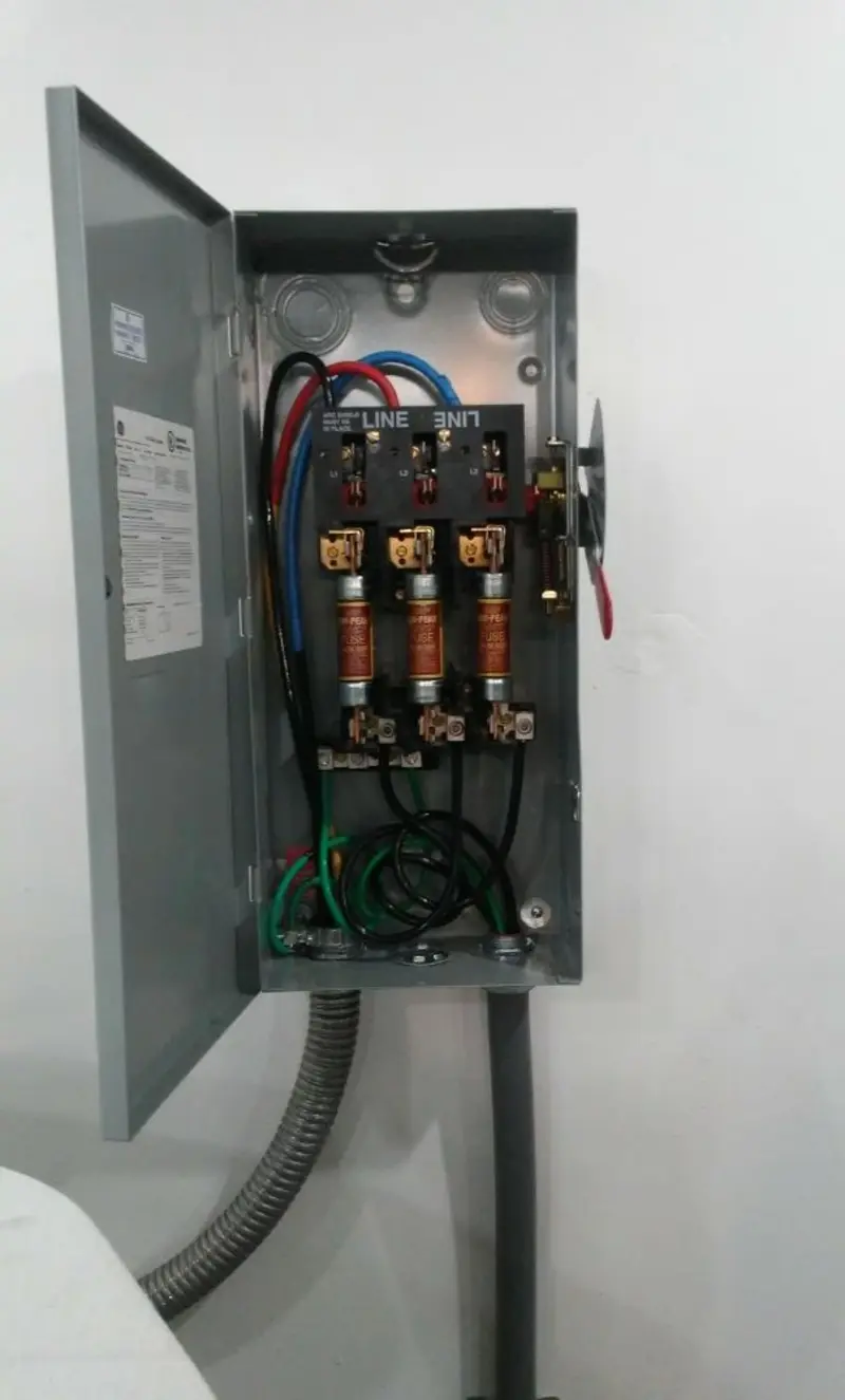 Three-phase disconnect switch installed for Electrical Wiring & Rewiring in Twinsburg